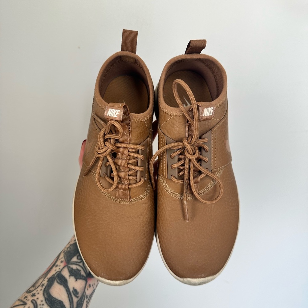 Brown Leather Women’s Nikes Size 6